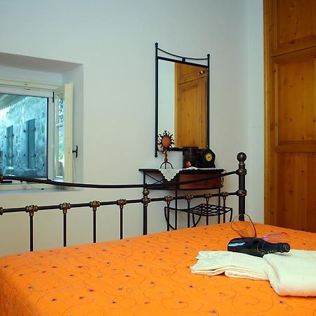 Menelia Cottage Platístoma Habitación foto