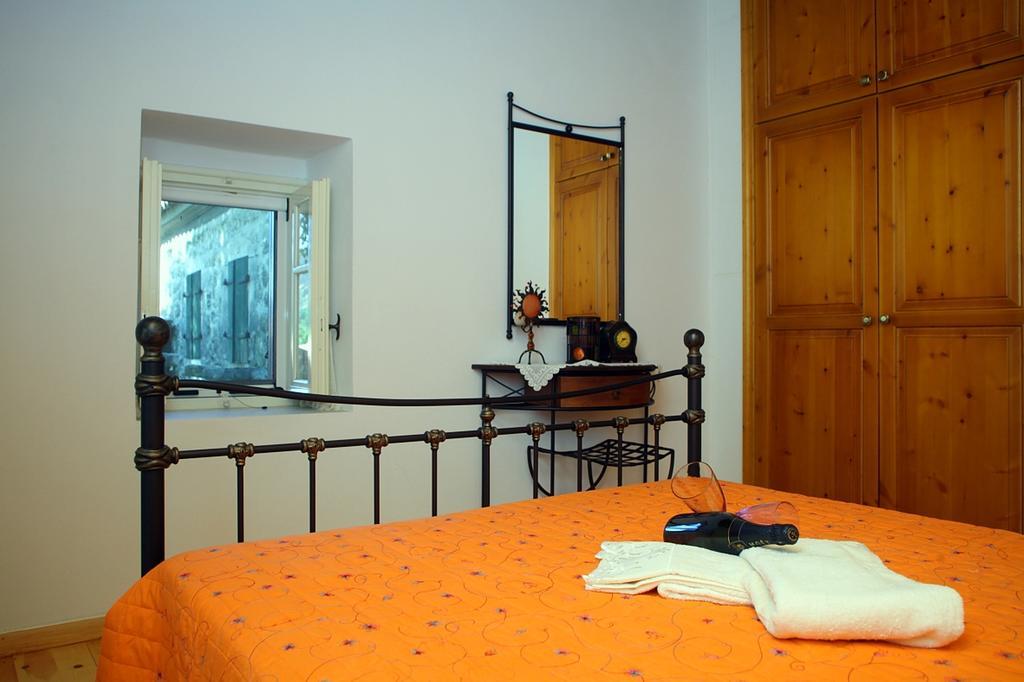 Menelia Cottage Platístoma Habitación foto