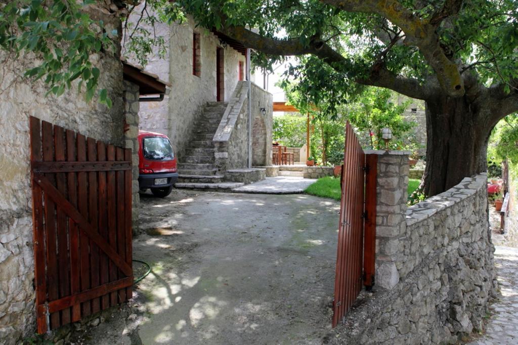 Menelia Cottage Platístoma Habitación foto